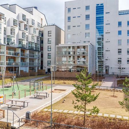 Appartement Iso Aurinkoinen Parveke Ja Hyvaet Yhteydet à Helsinki Extérieur photo