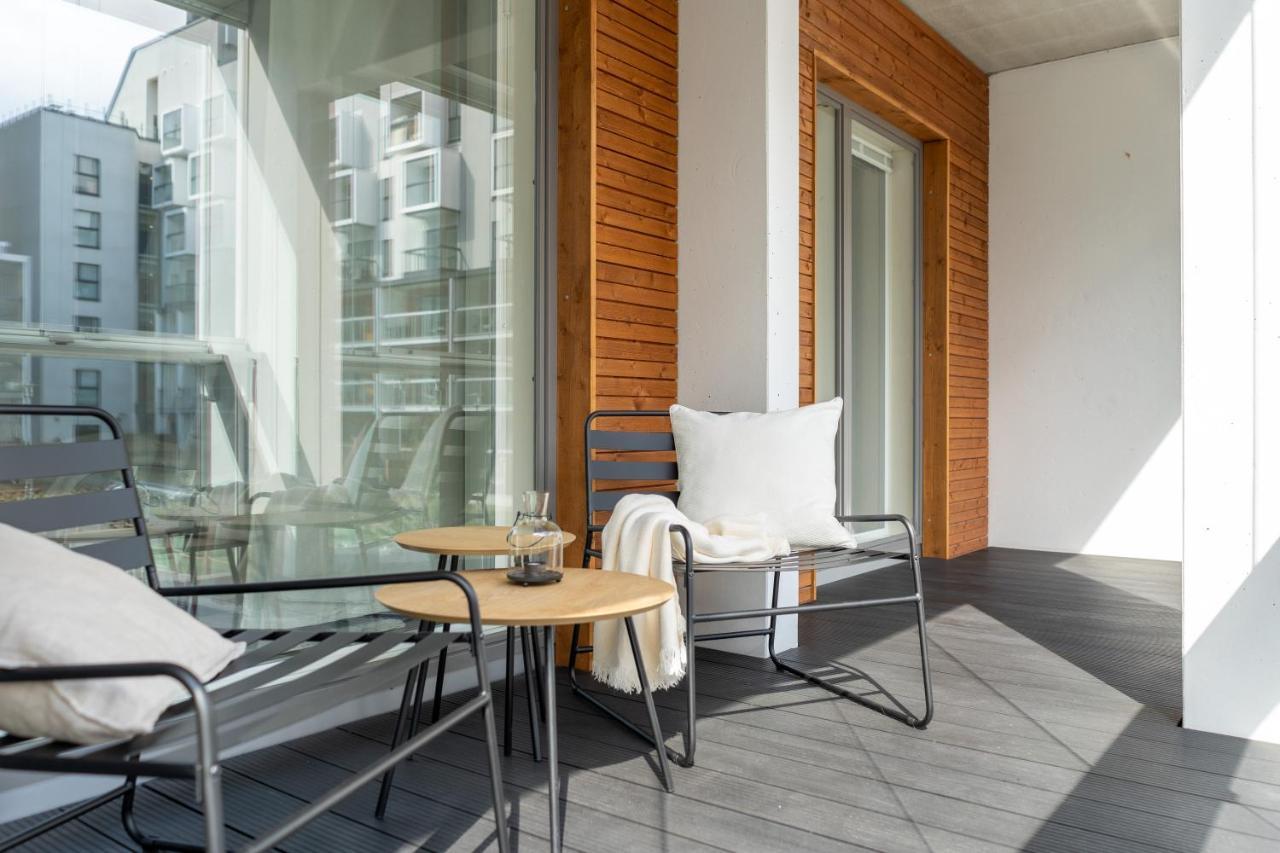 Appartement Iso Aurinkoinen Parveke Ja Hyvaet Yhteydet à Helsinki Extérieur photo