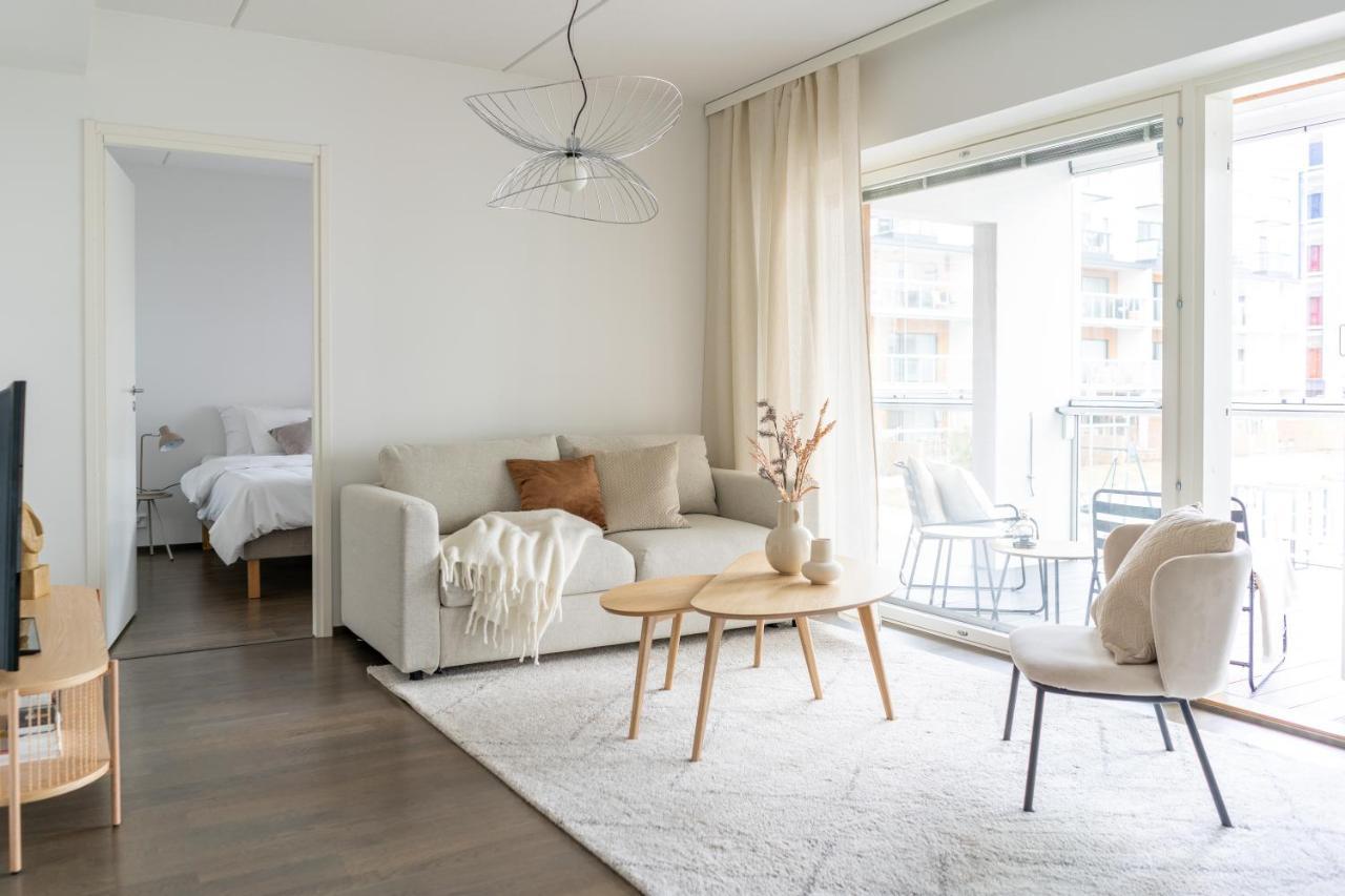 Appartement Iso Aurinkoinen Parveke Ja Hyvaet Yhteydet à Helsinki Extérieur photo